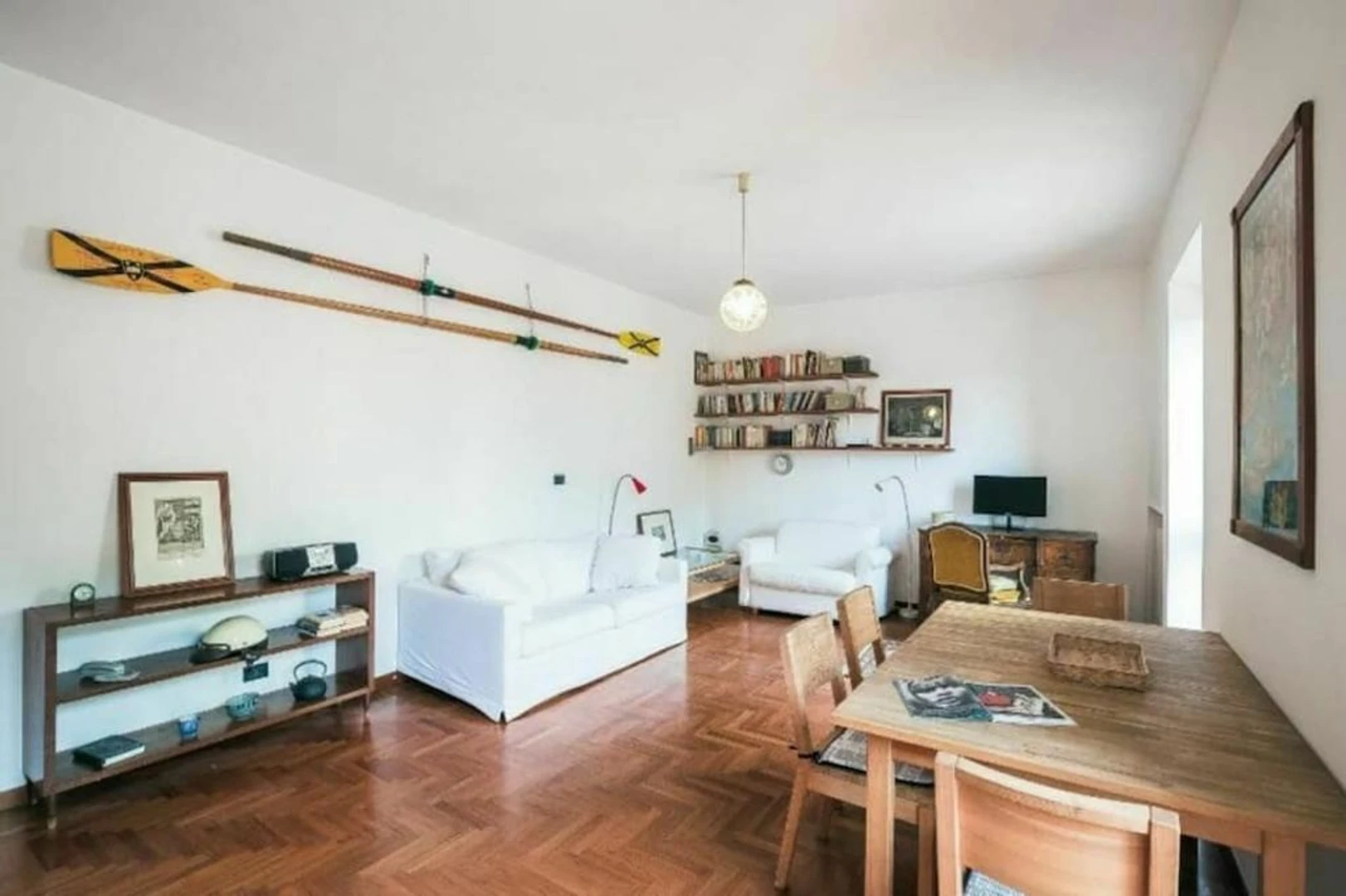 Very bright studio for rent in Rome