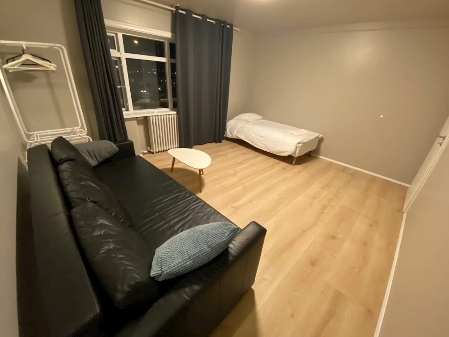 Room for rent in a shared flat in reykjavik