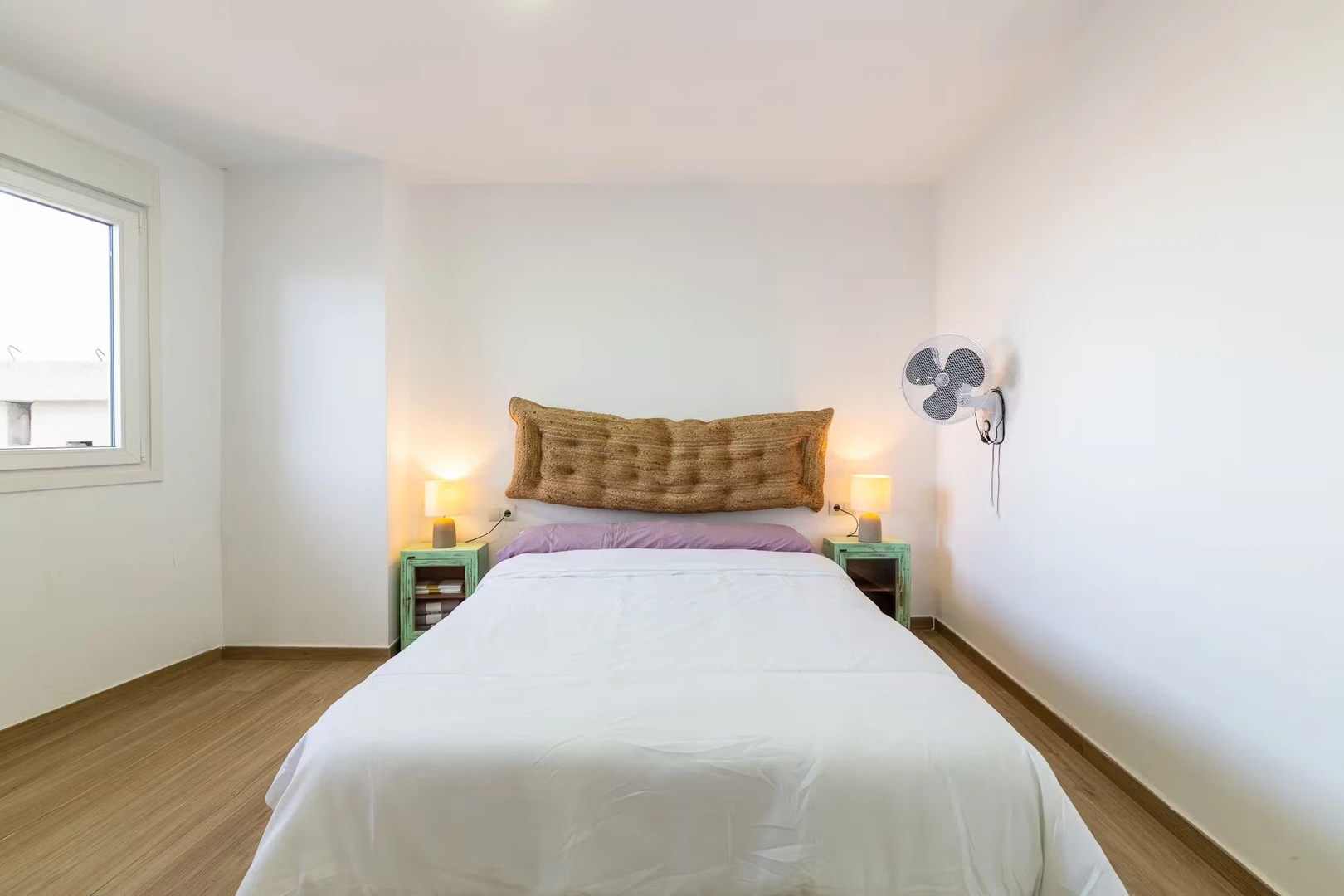 Pokój do wynajęcia z podwójnym łóżkiem w Almería