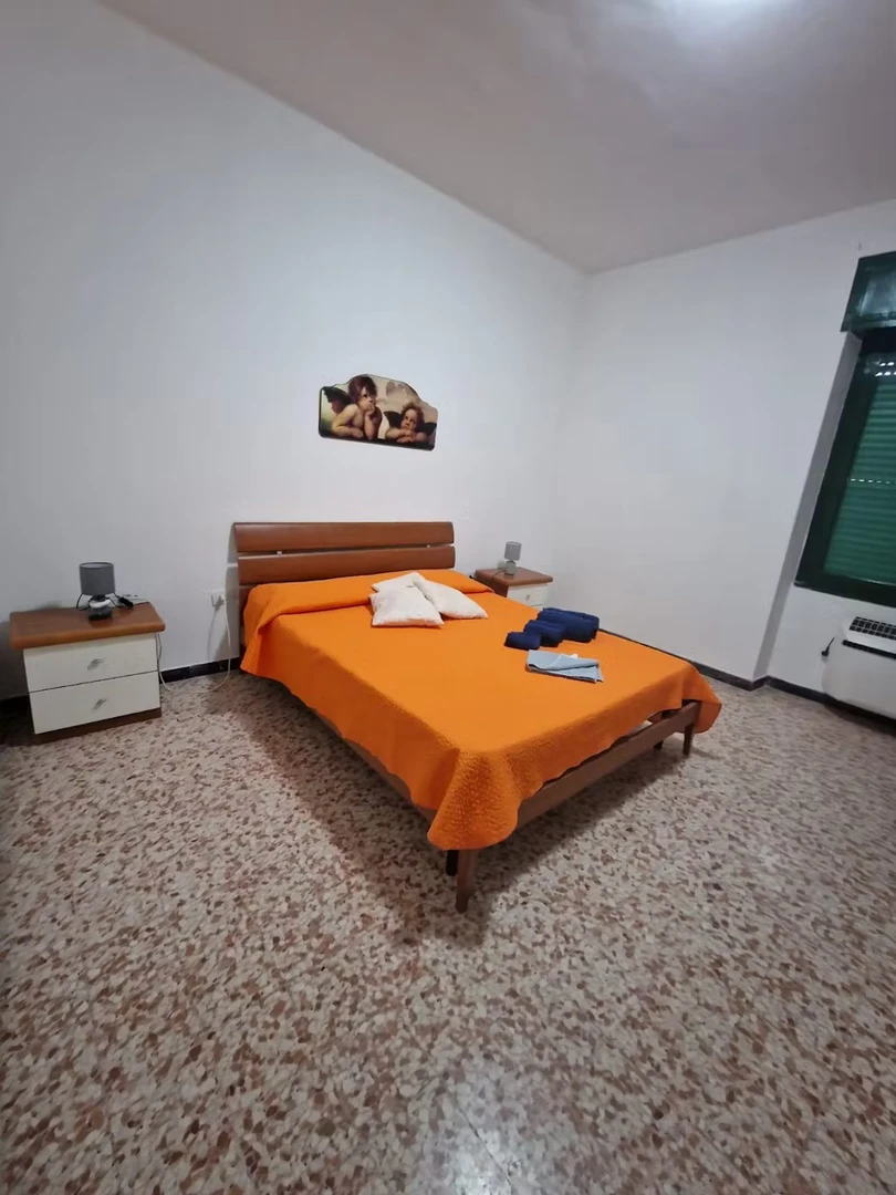 Cheap private room in Sassari