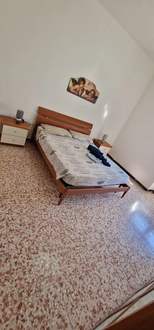 Pokój do wynajęcia z podwójnym łóżkiem w Sassari
