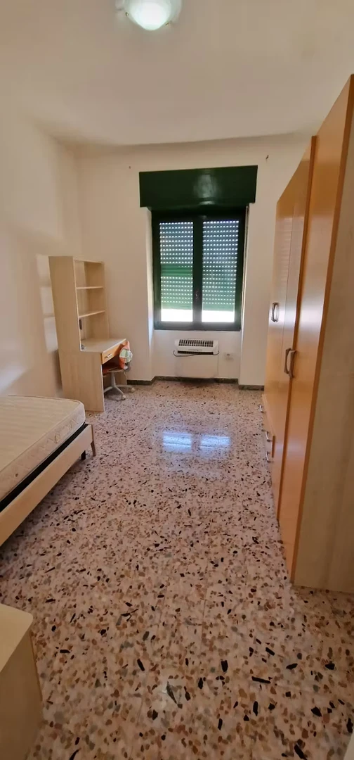 Renting rooms by the month in Sassari