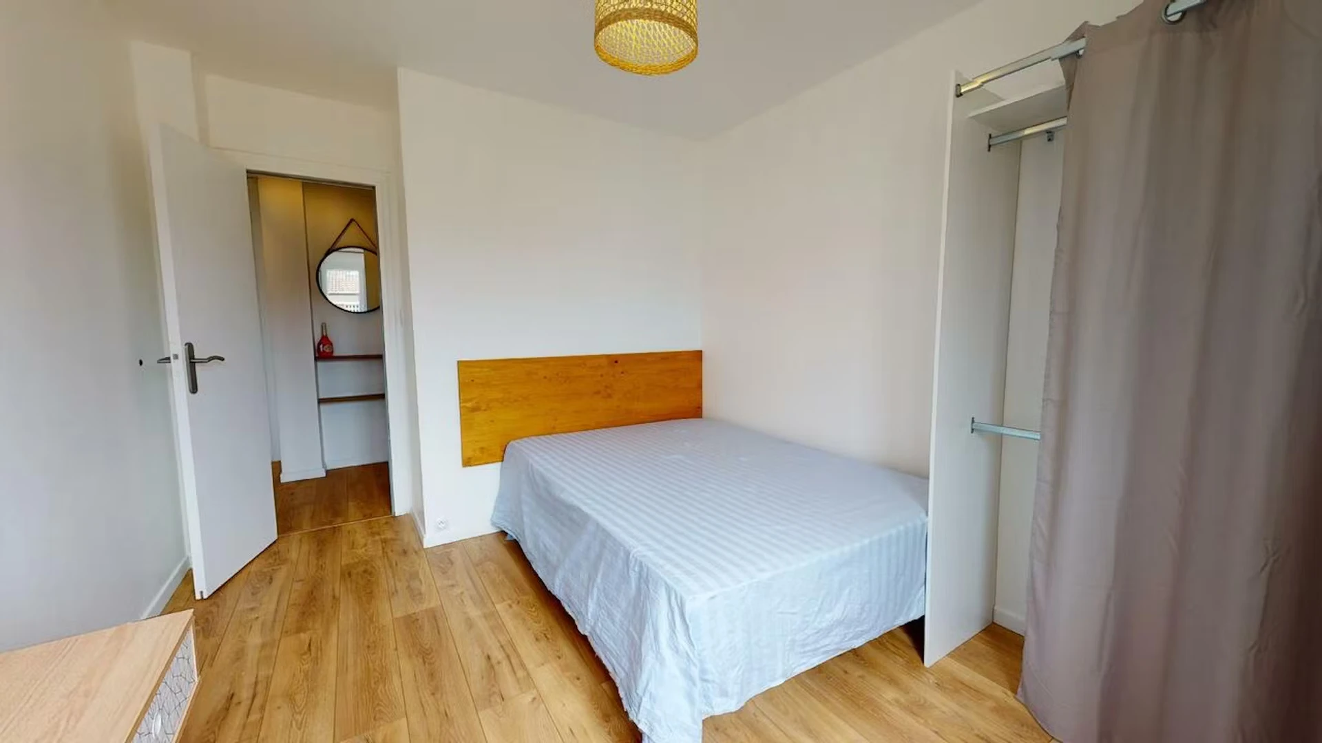 Quarto barato em Villeurbanne