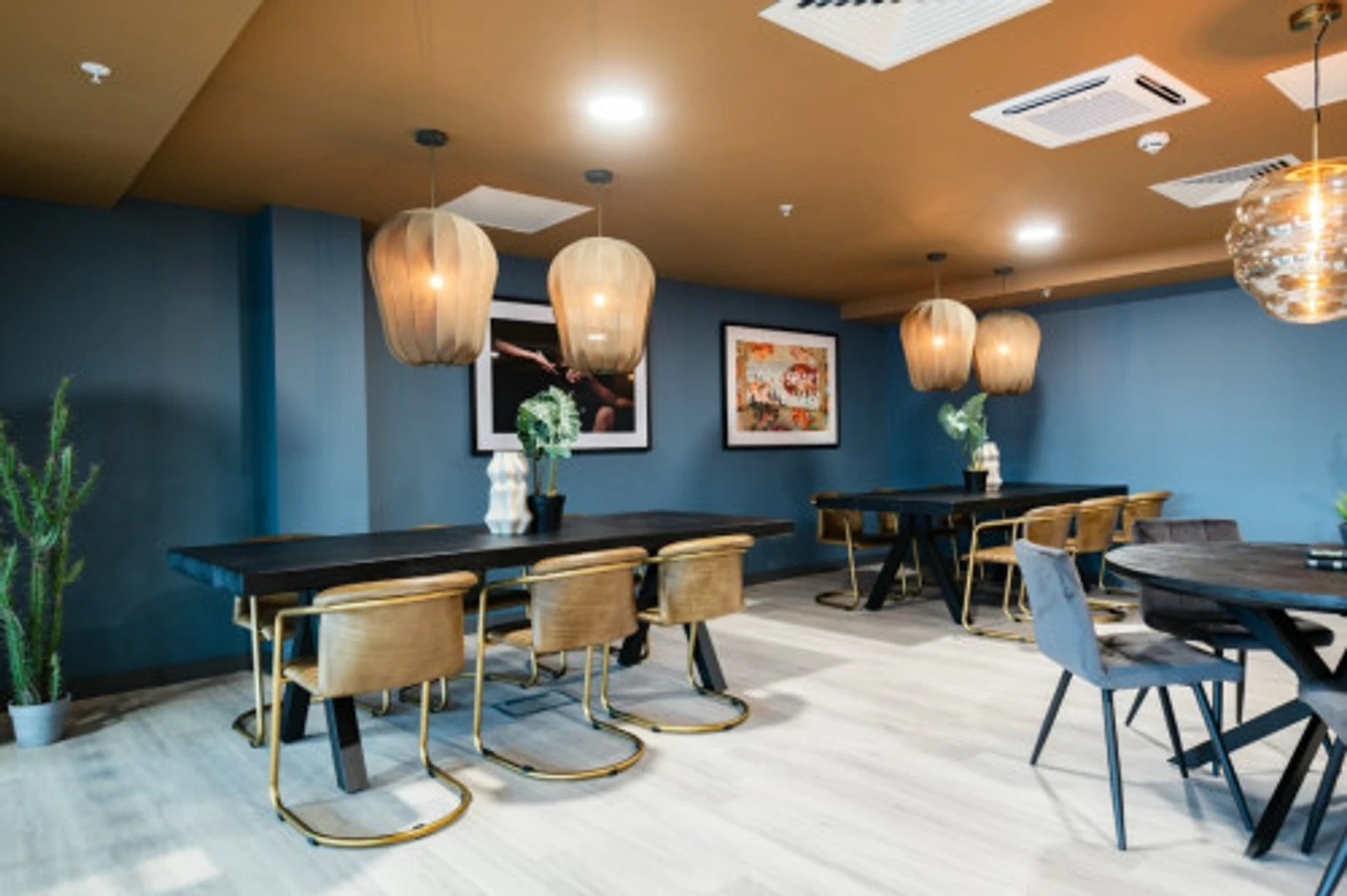 Quarto para alugar em apartamento de estudantes em , totalmente mobilado