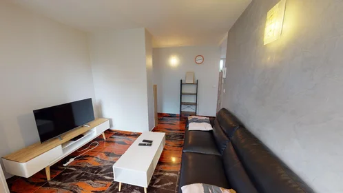 Private room at 16 Rue Alphonse Allais, image 12 of 15
