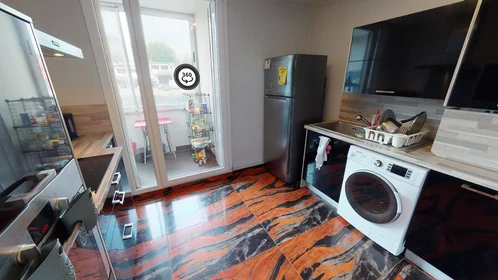Private room at 16 Rue Alphonse Allais, image 6 of 15