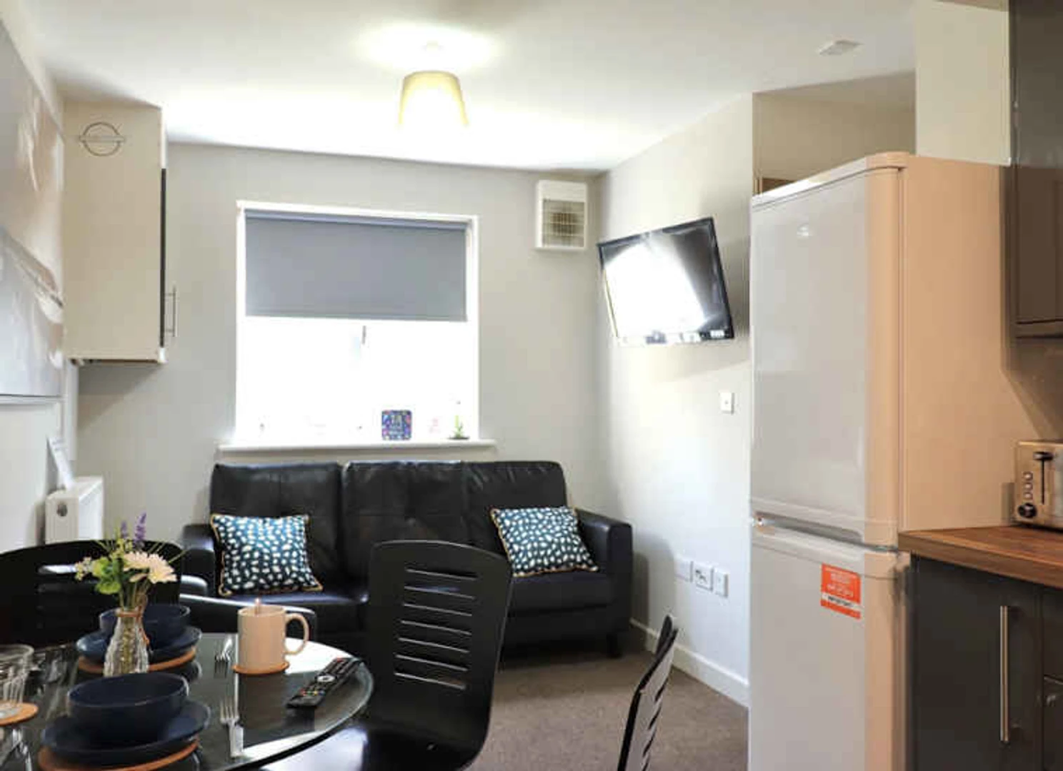 Entire fully furnished flat in Bath