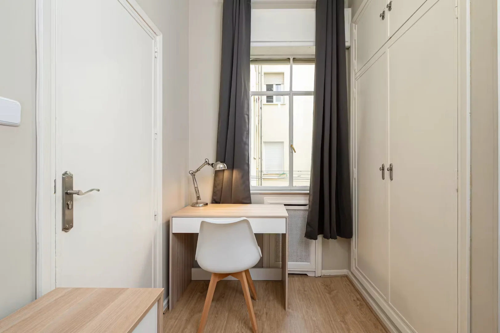 Bezahlbares Zimmer für Studenten mit ausreichender Beleuchtung in 