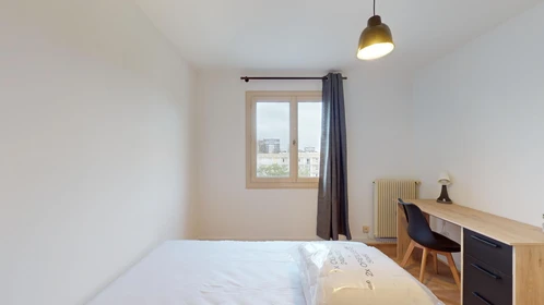 Özel oda konumu 18 Rue Frédéric Mistral, 21 32 görüntüsü