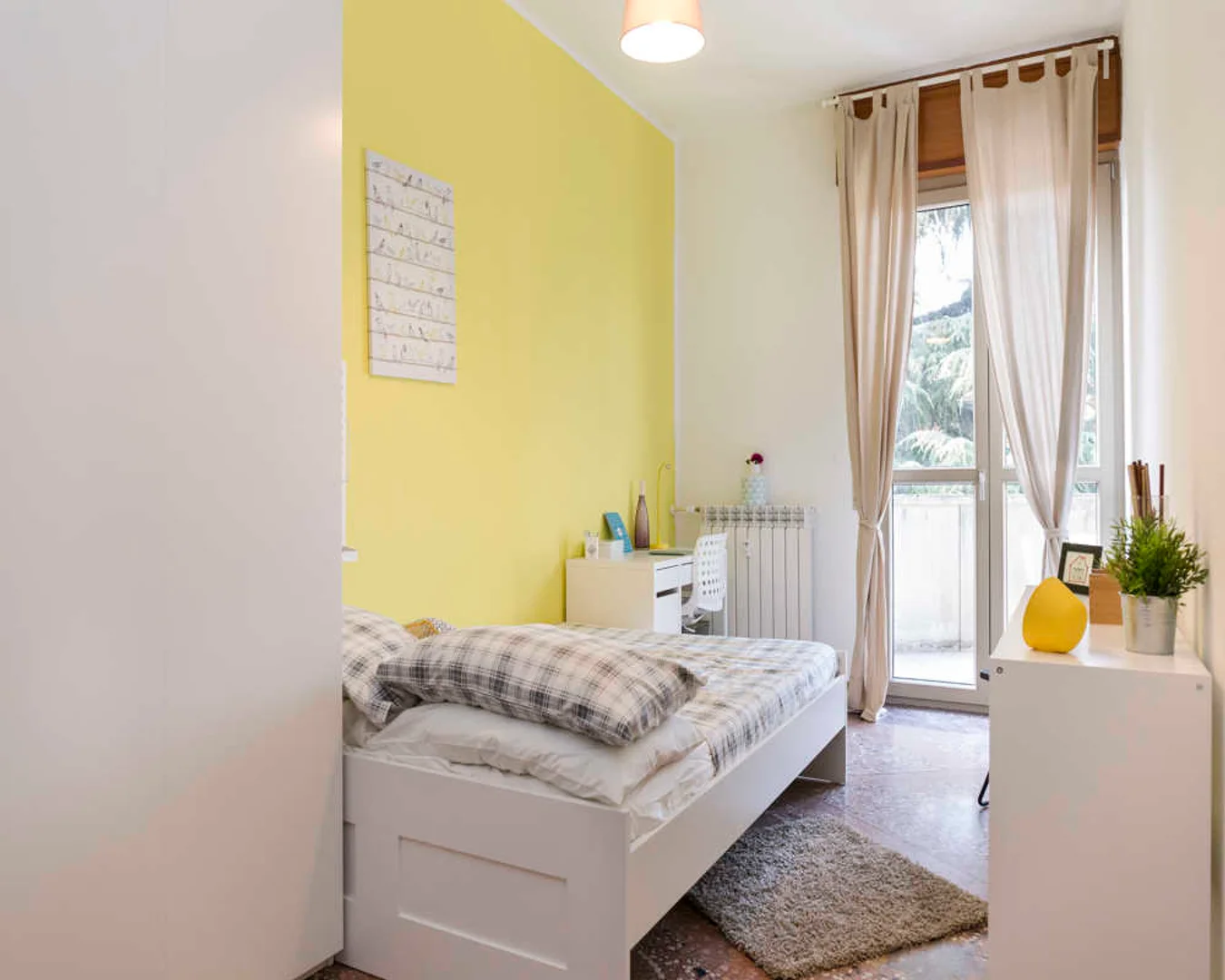 Helles und luftiges Studentenzimmer mit einfachem Zugang zur Universität in