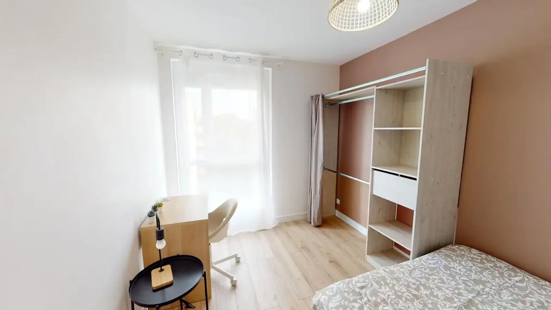 Cozy room for students available in 