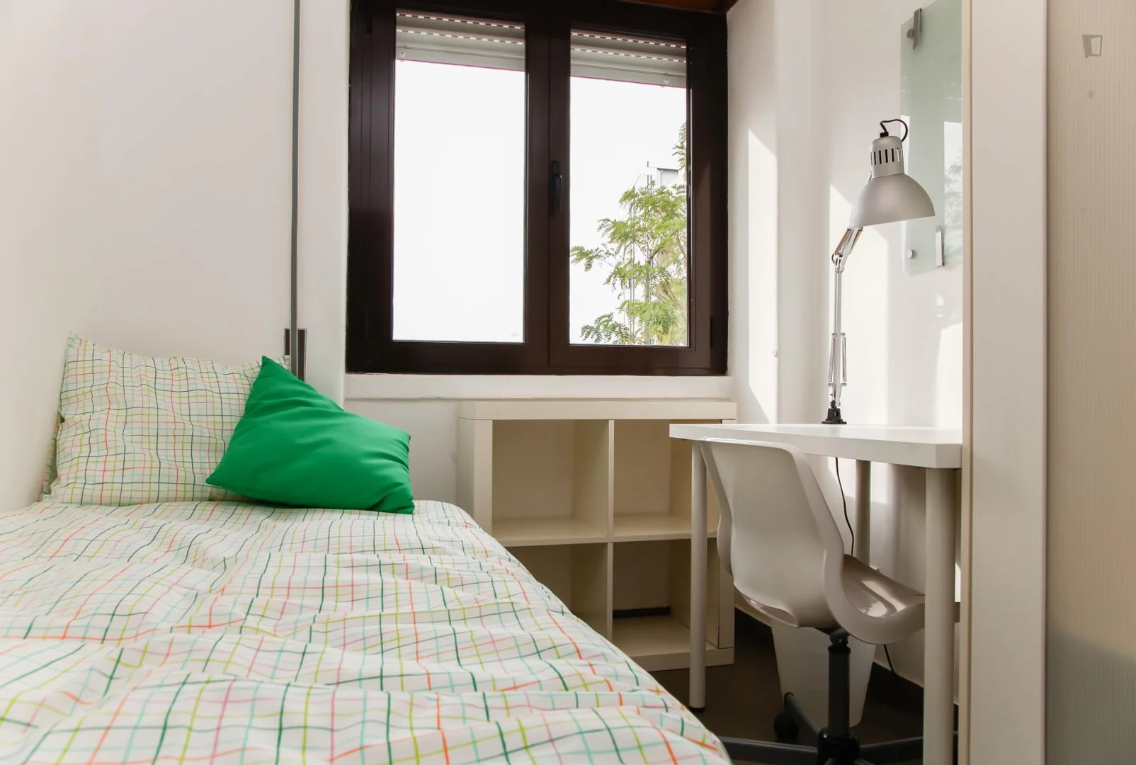 Cozy room for students available in 
