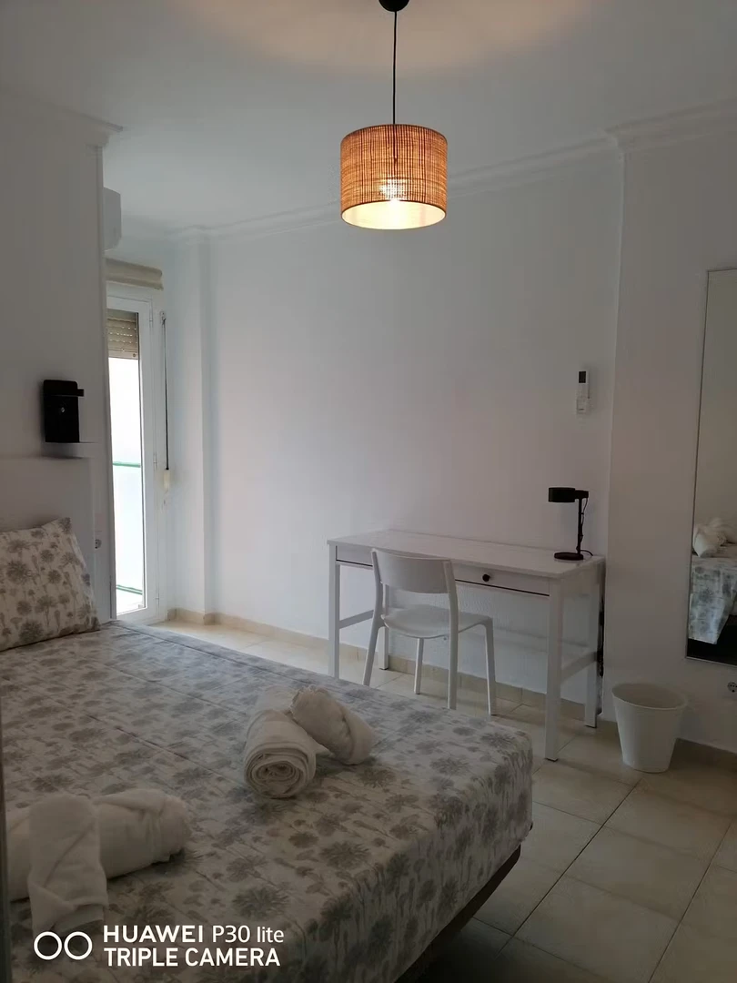 Habitación privada muy luminosa en Palma De Mallorca