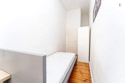 Private room at Bornholmer Str., image 14 of 15
