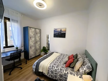 Zaragoza de çift kişilik yataklı kiralık oda