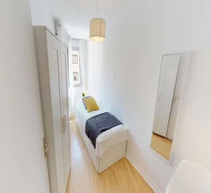 Chambre privée à Rue Juliette Récamier, 6th Arrondissement, image 1 de 9