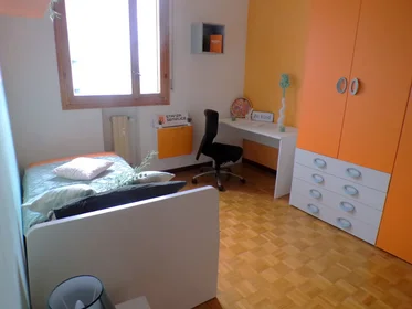 {area} de ucuz özel oda