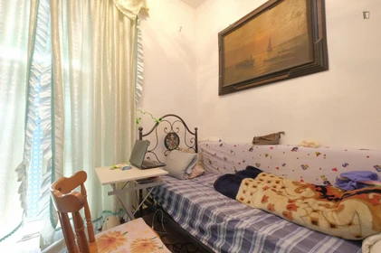 Chambre à louer dans un appartement en colocation à Rome