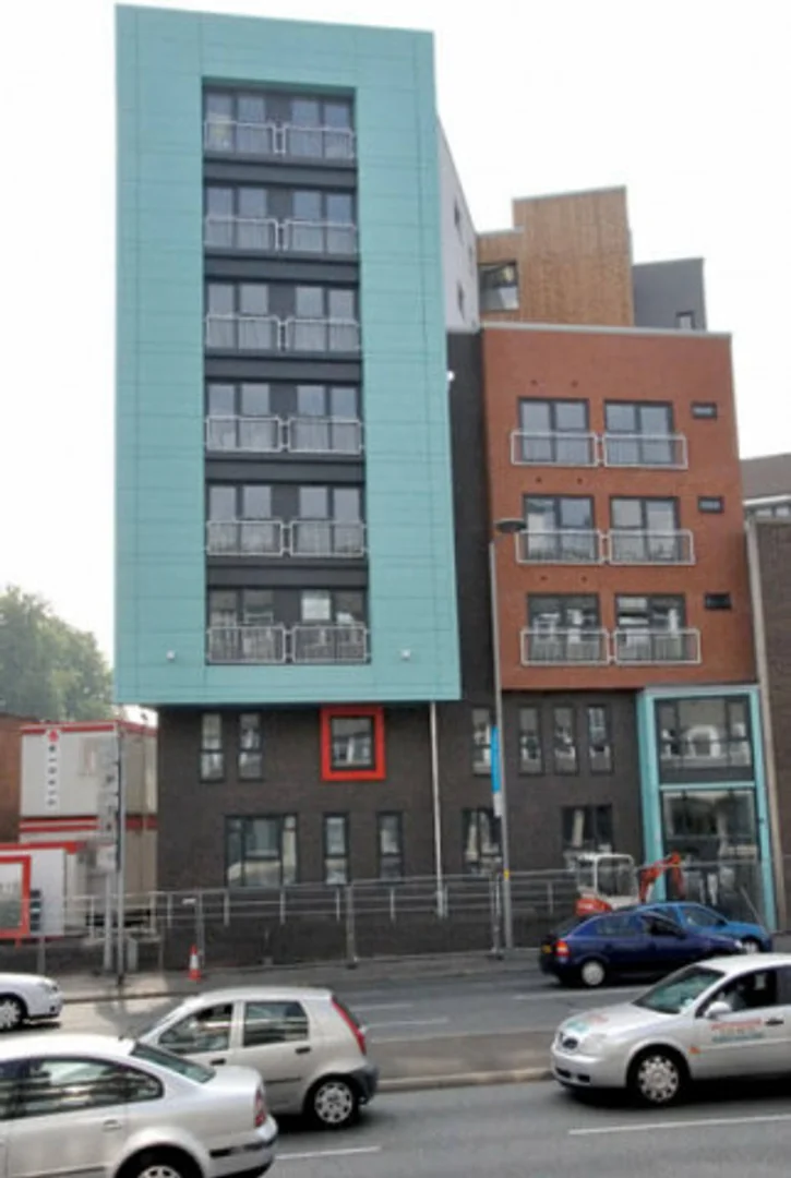 Chambre confortable pour étudiants disponible dans 