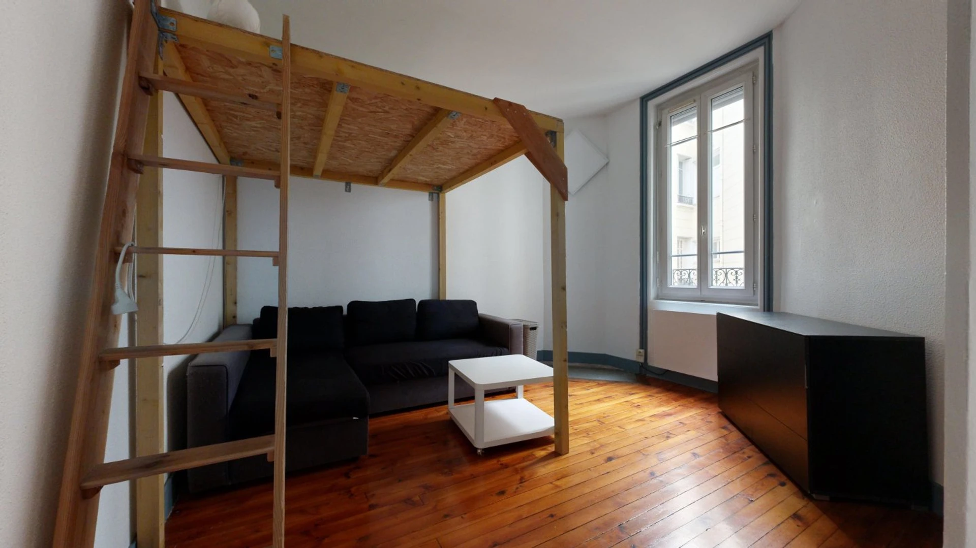 Habitación privada muy luminosa en Saint-étienne