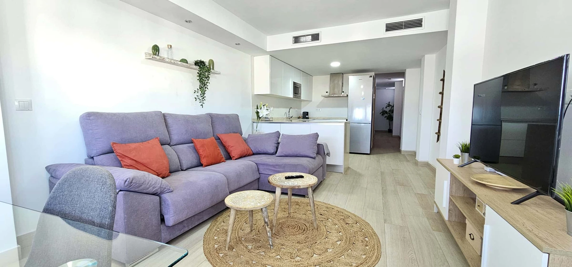 Komplette Wohnung voll möbliert in Almería