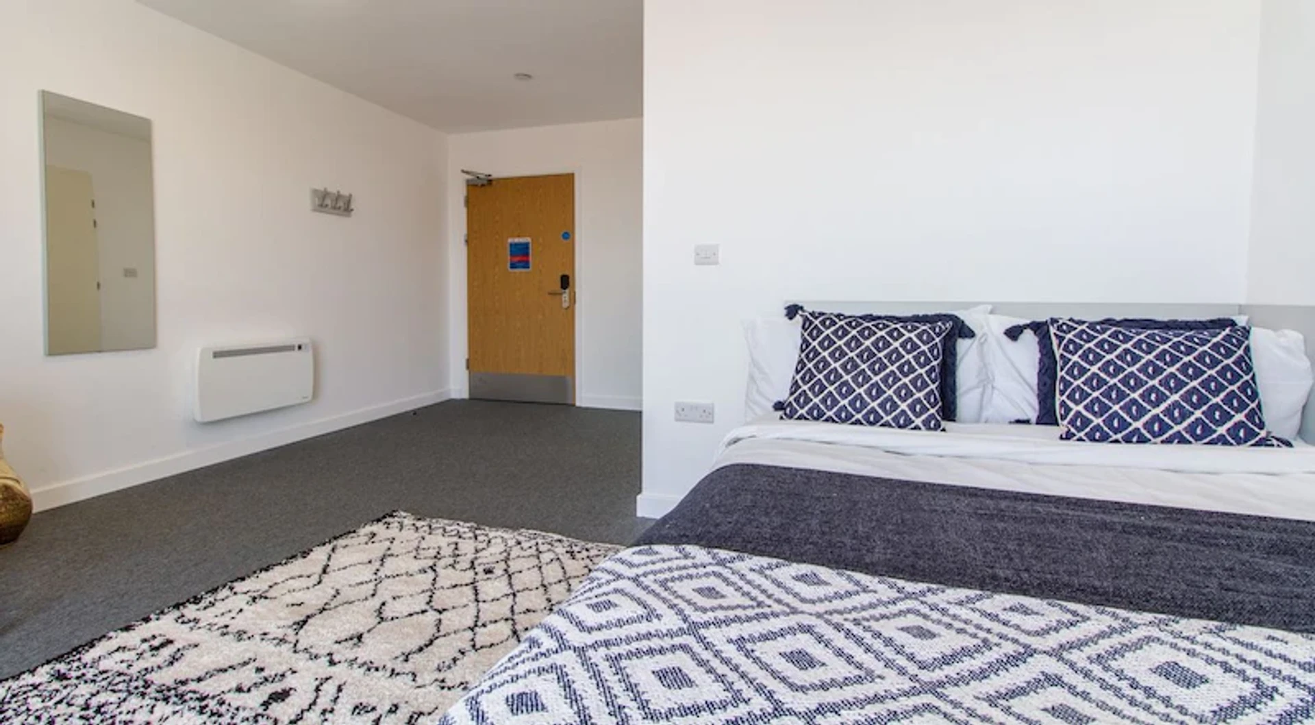 Cheap private room in Derby