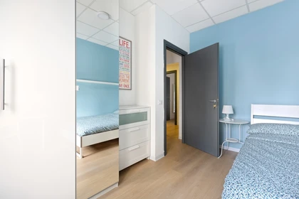 Chambre à louer dans un appartement en colocation à Milano