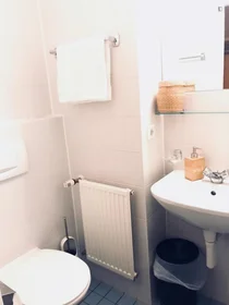 Private room in residence at Linzerstrasse, image 4 of 11