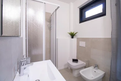 Quarto privado em Via Firenze, imagem 14 de 16