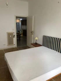 Cheap private room in Roma