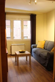 Stanza in affitto in appartamento condiviso a Gijón