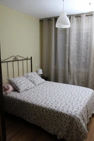Chambre à louer avec lit double gijon