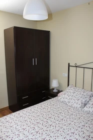 Stanza in affitto in appartamento condiviso a Gijón