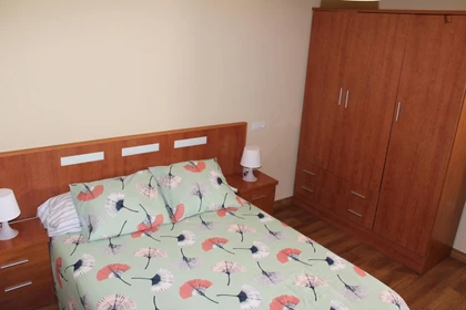 Gijón de çift kişilik yataklı kiralık oda
