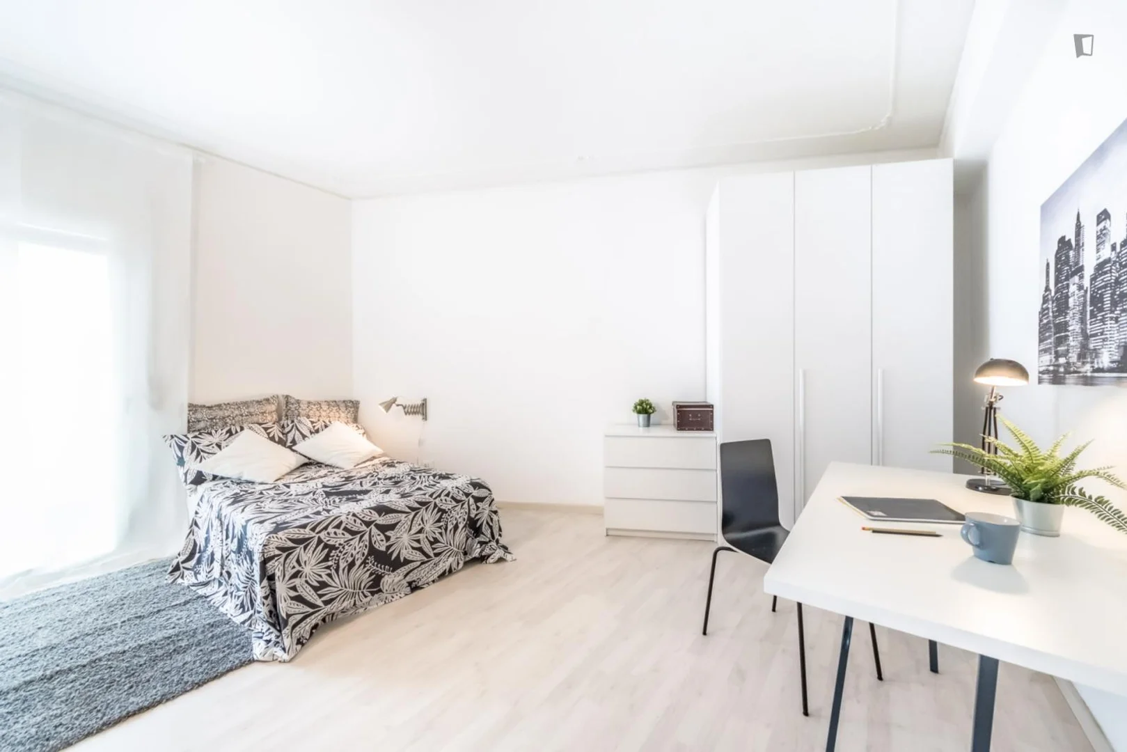 Habitación asequible para estudiantes con buena iluminación en 