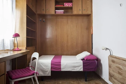 Alquiler de habitación en piso compartido en Alcala-de-henares