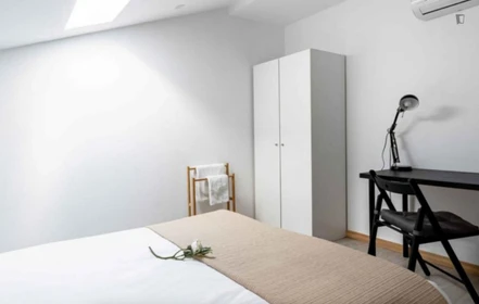 Zimmer mit Doppelbett zu vermieten Braga