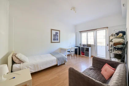 Private room at Avenida Rovisco Pais, image 1 of 20