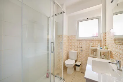Private room at Avenida Rovisco Pais, image 20 of 20