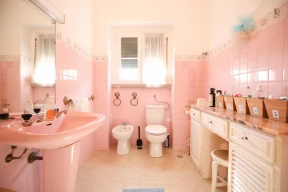 Private room at Avenida São joão de Deus, image 24 of 49