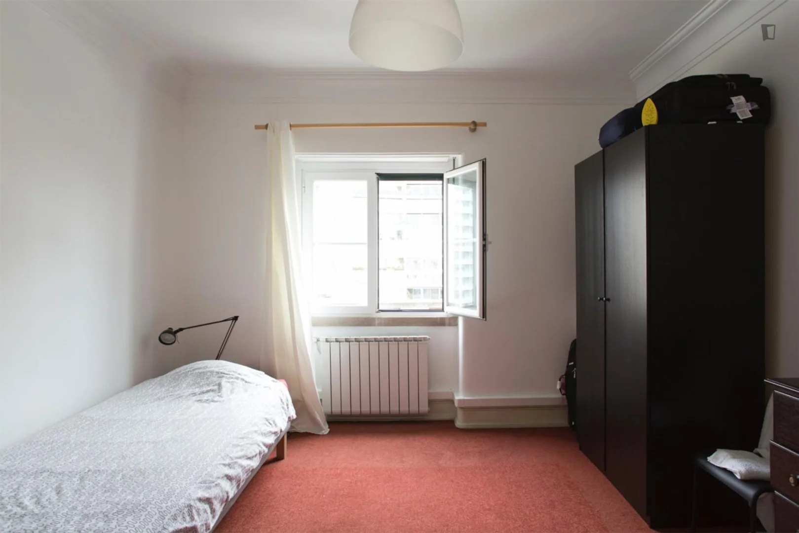 Room for rent in student apartment in , fully furnished
