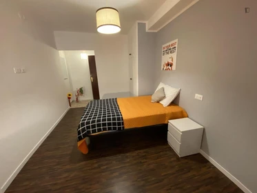 Zimmer mit Doppelbett zu vermieten Pescara