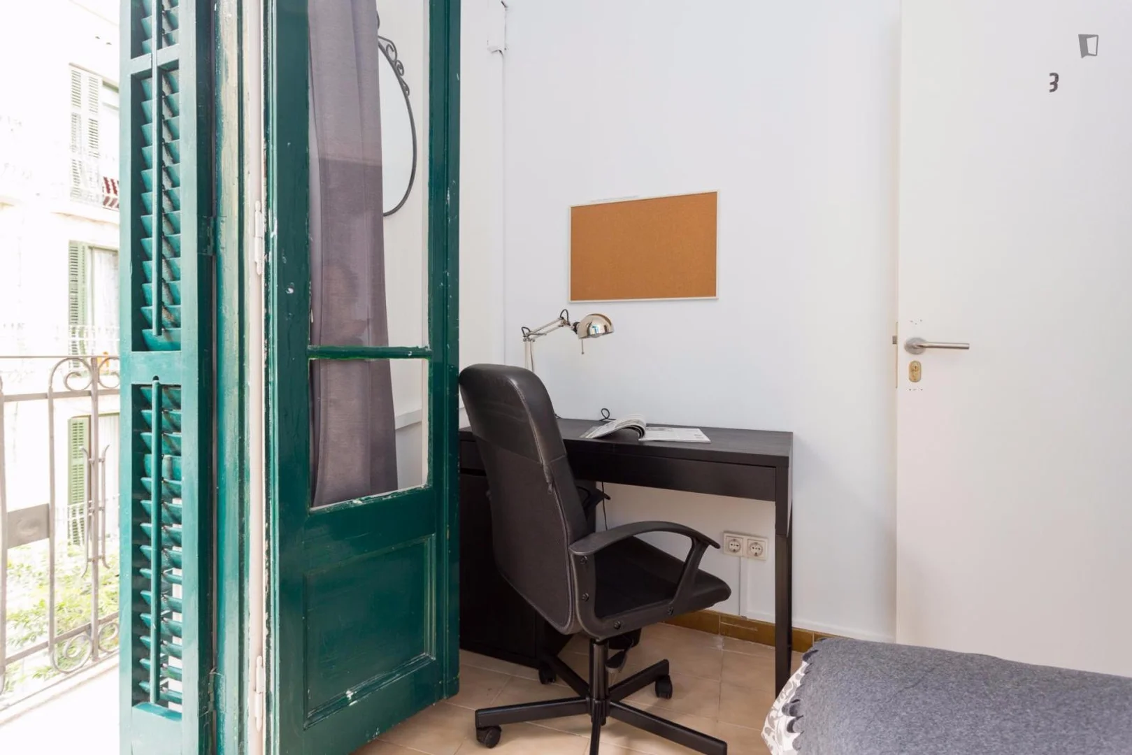 Bezahlbares Zimmer für Studenten mit ausreichender Beleuchtung in 