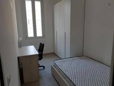 Alquiler de habitación en piso compartido en Parma