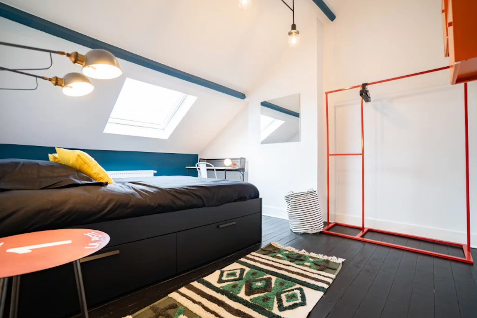Cheap private room in Charleroi