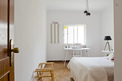 Pokój do wynajęcia z podwójnym łóżkiem w Estoril