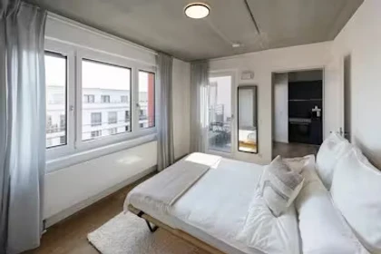 Quarto para alugar com cama de casal em Frankfurt