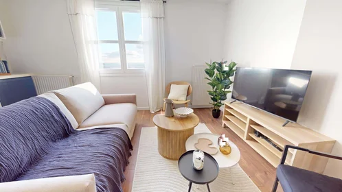 Privatzimmer in der 11 Pl. des Colonnes Hubert Renaud, 95800 Cergy, France, bild 15 von 21