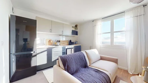 Privatzimmer in der 11 Pl. des Colonnes Hubert Renaud, 95800 Cergy, France, bild 17 von 21