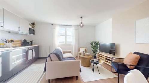 Privatzimmer in der 11 Pl. des Colonnes Hubert Renaud, 95800 Cergy, France, bild 19 von 21